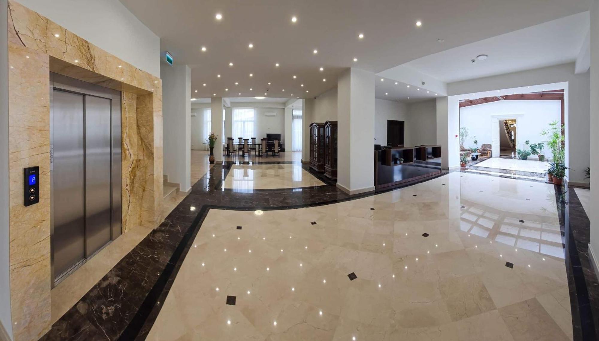 Green Park Boutique Hotel Focsani Exterior photo